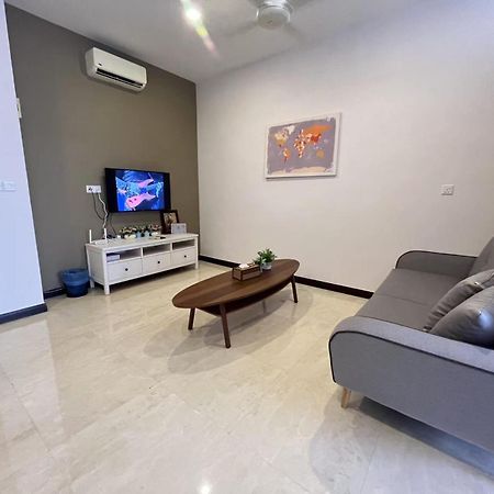 Silverscape Seaview Residences Melaka Bagian luar foto